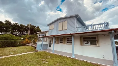 141 Mcarthur Parkway Pembroke Pines FL 33024