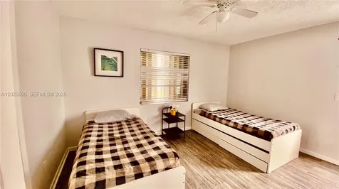 141 Mcarthur Parkway Pembroke Pines FL 33024