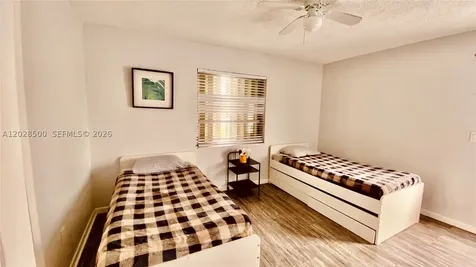 141 Mcarthur Parkway Pembroke Pines FL 33024