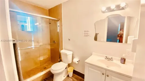 141 Mcarthur Parkway Pembroke Pines FL 33024