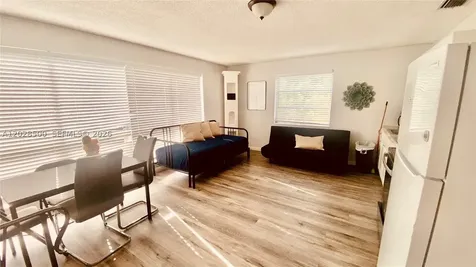141 Mcarthur Parkway Pembroke Pines FL 33024