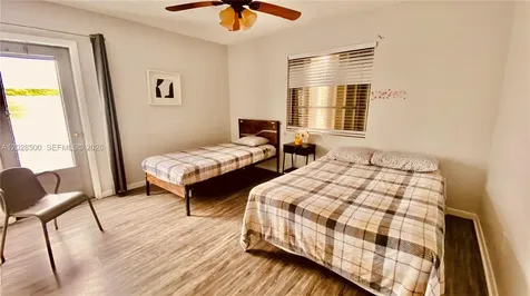 141 Mcarthur Parkway Pembroke Pines FL 33024