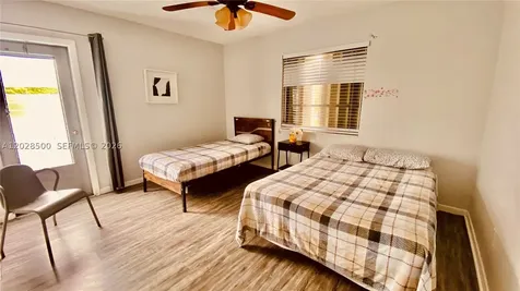 141 Mcarthur Parkway Pembroke Pines FL 33024