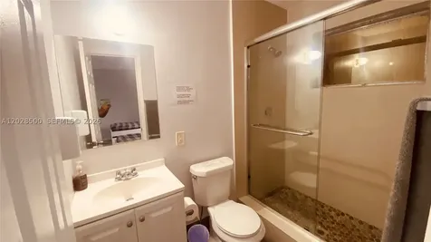 141 Mcarthur Parkway Pembroke Pines FL 33024