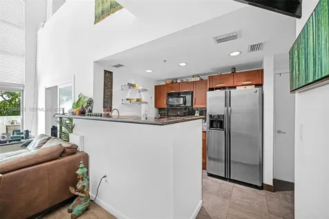 7728 Collins Avenue Miami Beach FL 33141