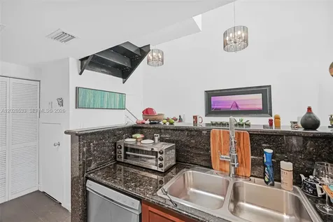 7728 Collins Avenue Miami Beach FL 33141
