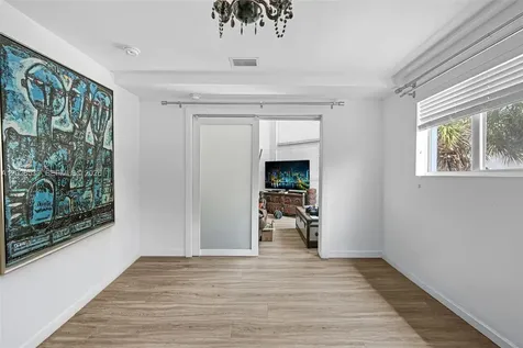 7728 Collins Avenue Miami Beach FL 33141