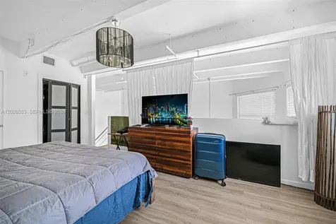 7728 Collins Avenue Miami Beach FL 33141