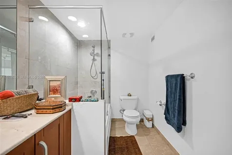 7728 Collins Avenue Miami Beach FL 33141