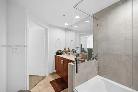7728 Collins Avenue Miami Beach FL 33141