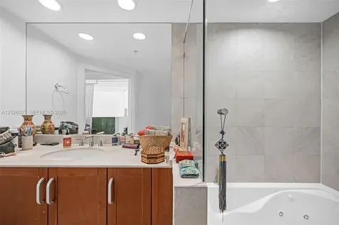 7728 Collins Avenue Miami Beach FL 33141