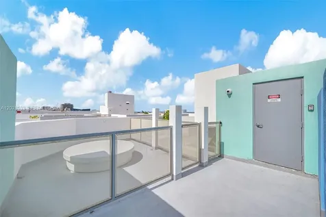 7728 Collins Avenue Miami Beach FL 33141