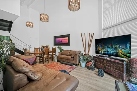 7728 Collins Avenue Miami Beach FL 33141