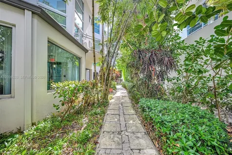 7728 Collins Avenue Miami Beach FL 33141