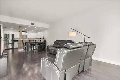 9581 SW 3rd Street Pembroke Pines FL 33025