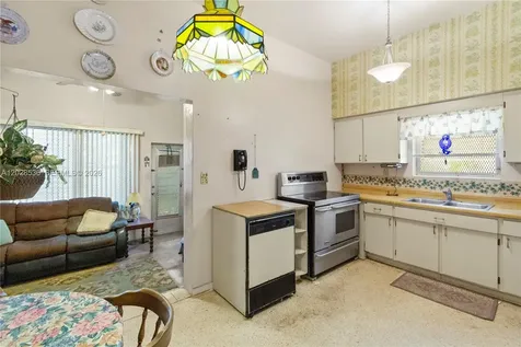 370 NE 165th Street Miami FL 33162