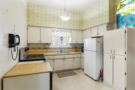 370 NE 165th Street Miami FL 33162