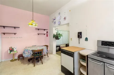 370 NE 165th Street Miami FL 33162
