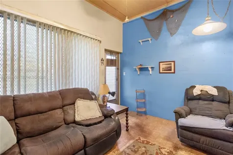 370 NE 165th Street Miami FL 33162