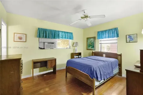 370 NE 165th Street Miami FL 33162