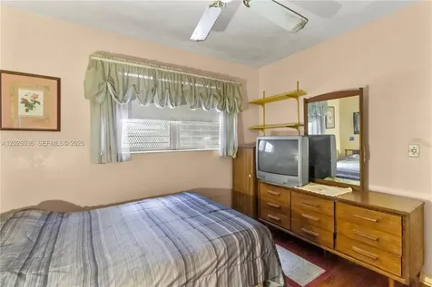 370 NE 165th Street Miami FL 33162