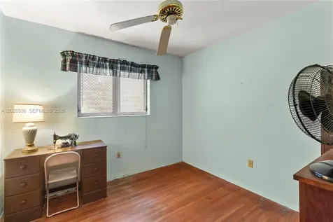370 NE 165th Street Miami FL 33162