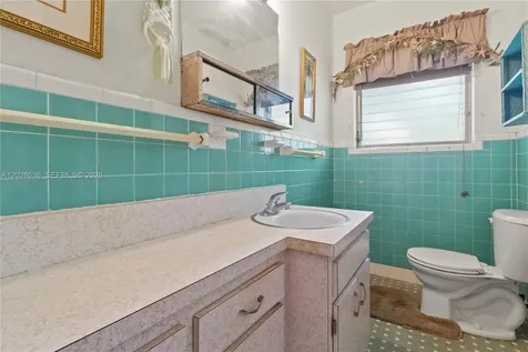 370 NE 165th Street Miami FL 33162
