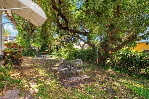 370 NE 165th Street Miami FL 33162