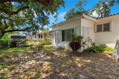 370 NE 165th Street Miami FL 33162