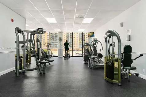 2401 S Ocean Drive Hollywood FL 33019