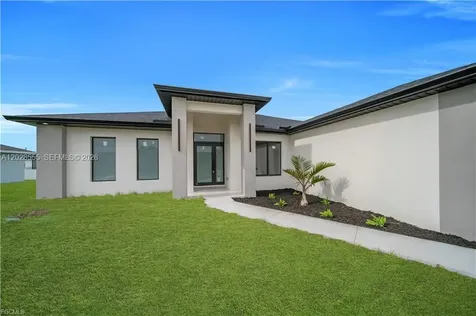 2507 39th Street SW Lehigh Acres FL 33976