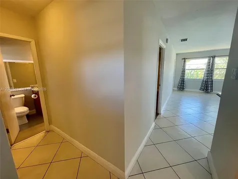 5021 W Oakland Park Boulevard Lauderdale Lakes FL 33313