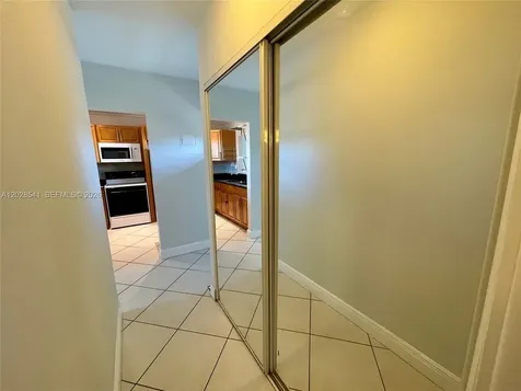 5021 W Oakland Park Boulevard Lauderdale Lakes FL 33313