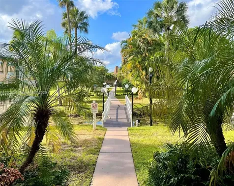 5021 W Oakland Park Boulevard Lauderdale Lakes FL 33313