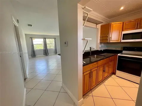5021 W Oakland Park Boulevard Lauderdale Lakes FL 33313