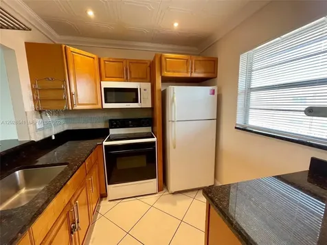 5021 W Oakland Park Boulevard Lauderdale Lakes FL 33313