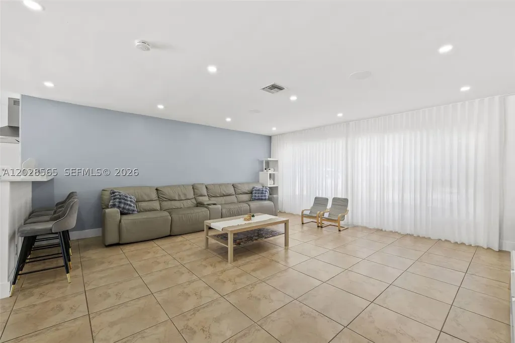 3460 N 46th Avenue Hollywood FL 33021