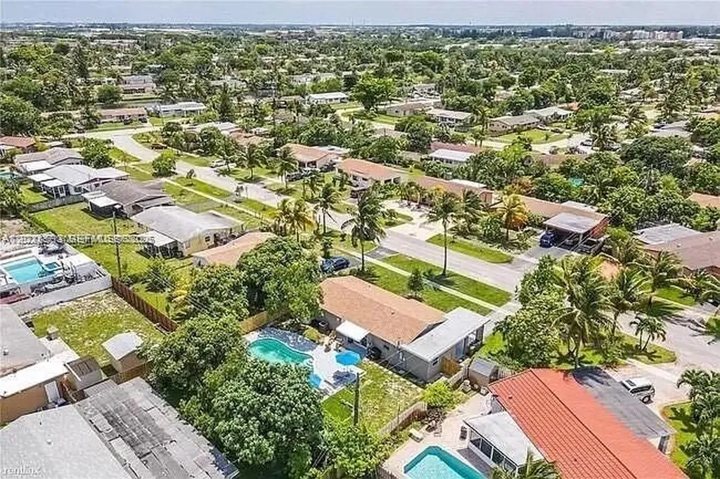 4120 NW 3rd Way Deerfield Beach FL 33064