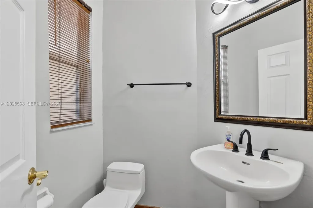 8226 NW 41st Street Coral Springs FL 33065