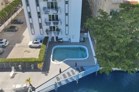 7133 Bay Drive Miami Beach FL 33141