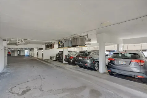 7133 Bay Drive Miami Beach FL 33141