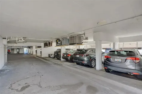 7133 Bay Drive Miami Beach FL 33141