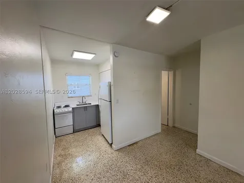 320 W 10th Street Hialeah FL 33010