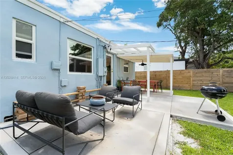 541 NW 49th Street Miami FL 33127
