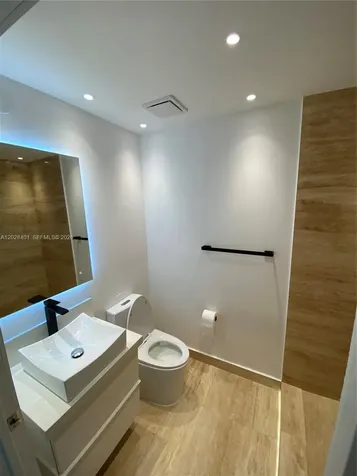 3340 NE 190th Street Aventura FL 33180