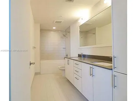 999 SW 1 Avenue Miami FL 33130