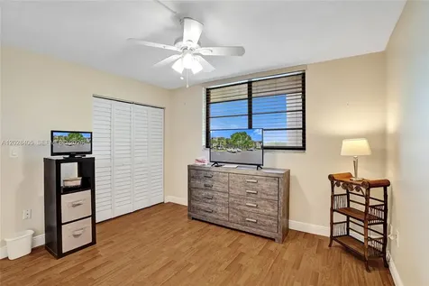 901 Colony Point Circle Pembroke Pines FL 33026