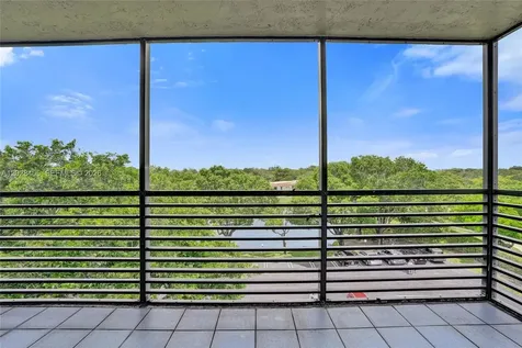 901 Colony Point Circle Pembroke Pines FL 33026