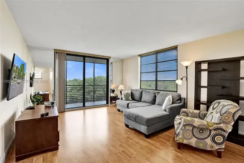 901 Colony Point Circle Pembroke Pines FL 33026