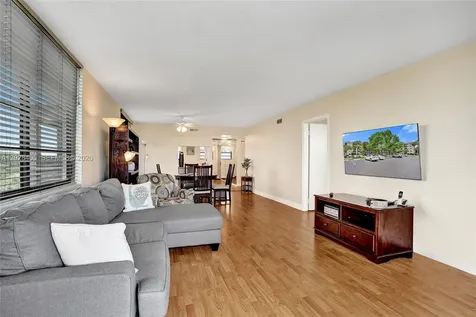 901 Colony Point Circle Pembroke Pines FL 33026